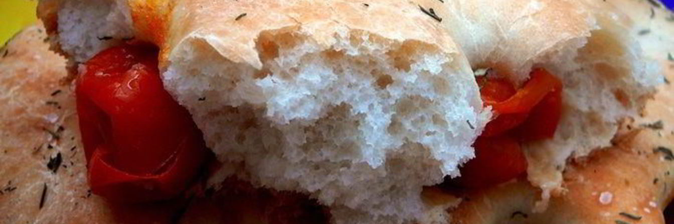 Фокачча с помидорами черри