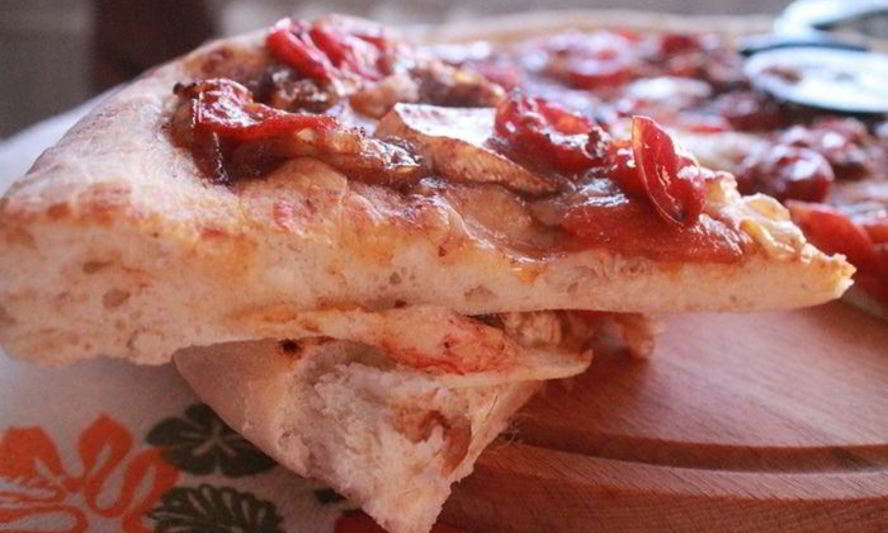 Рецепт фокаччи с помидорами и анчоусами