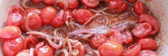 фокачча с помидорами и анчоусами