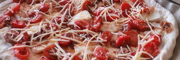 фокачча с помидорами и анчоусами