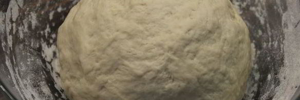 фокачча с жареным луком и розмарином