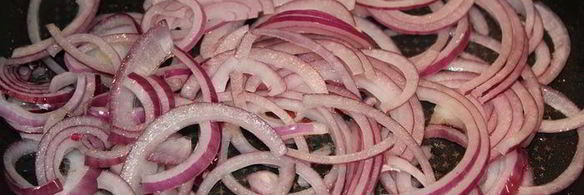 фокачча с жареным луком и розмарином