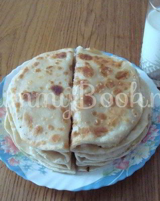 Кыстымбы — лепешки с картофельным пюре