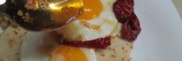 лепешка с яйцом на завтрак