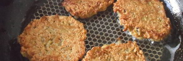 лепешки из баклажана с оригинальным соусом