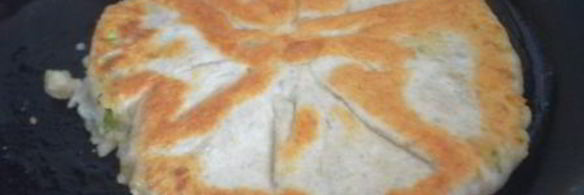 лепешки с горохово-чесночной начинкой