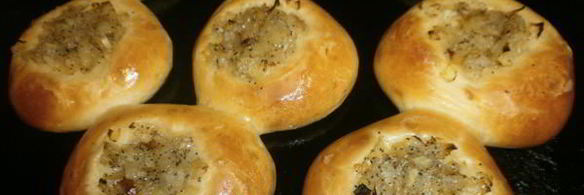 лепешки с луком и маком