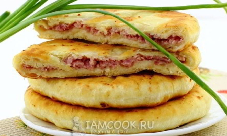 Рецепт лепешек с сыром и ветчиной на сковороде