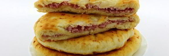 лепешки с сыром и ветчиной на сковороде