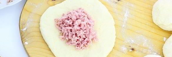 лепешки с сыром и ветчиной на сковороде