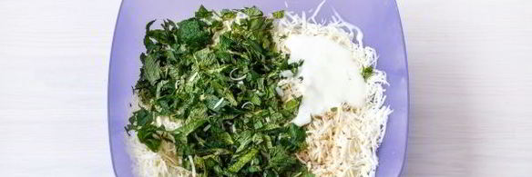 лепешки с сыром и зеленью на сковороде