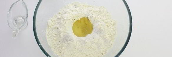 лепешки с зеленым луком на сковороде