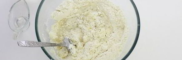 лепешки с зеленым луком на сковороде