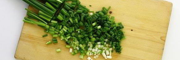 лепешки с зеленым луком на сковороде