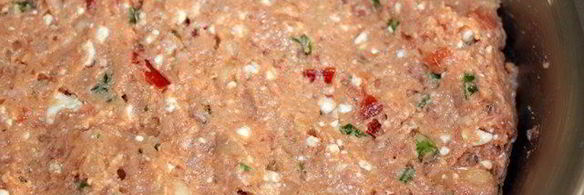 пиде — турецкие лепешки с фаршем, фетой и помидорами