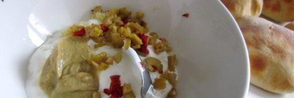 пита с куриной печенью и сметанно-горчичным соусом