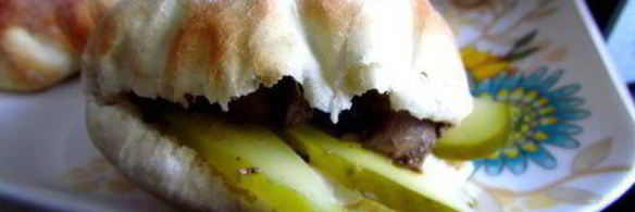 пита с куриной печенью и сметанно-горчичным соусом