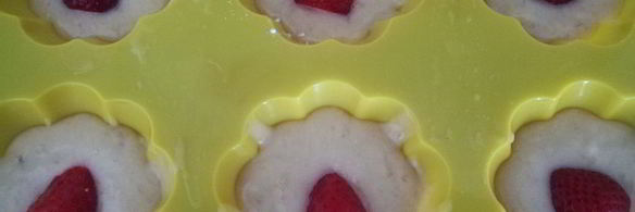 бананово-клубничные маффины