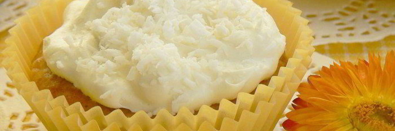 Банановые маффины с кокосовым облачком