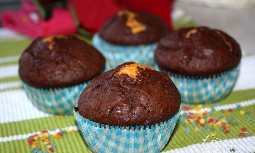 Рецепт двухцветных маффинов с морковью и какао