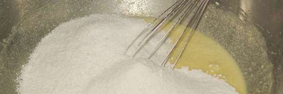 клубнично-кокосовые маффины со сливочным кремом