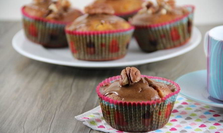 Рецепт маффинов с абрикосами, орехами пекан и коричной помадкой