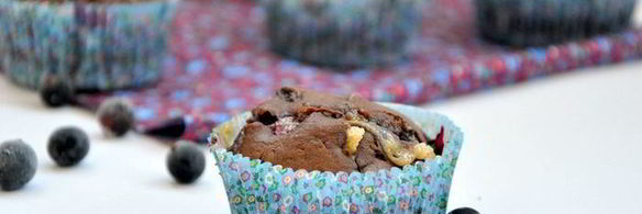 маффины с черной смородиной и белым шоколадом