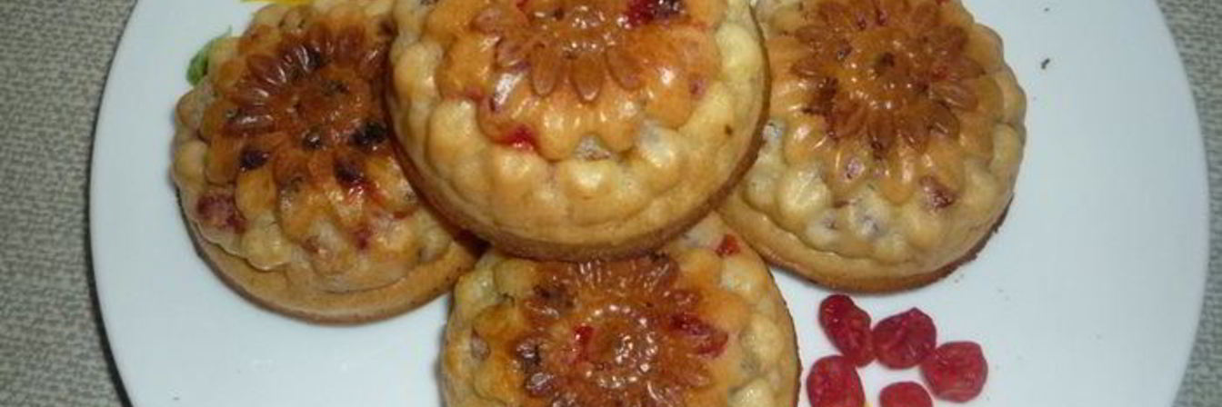 Маффины с изюмом и вишней