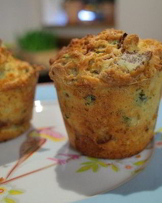 Маффины с хрустящим беконом и луком