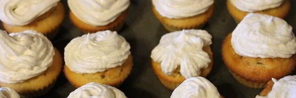 маффины с лимонным курдом и меренгой