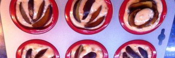 маффины со сливами