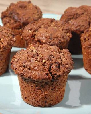 Ореховые маффины с шоколадной начинкой