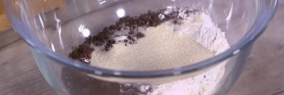 ореховые маффины с шоколадной начинкой