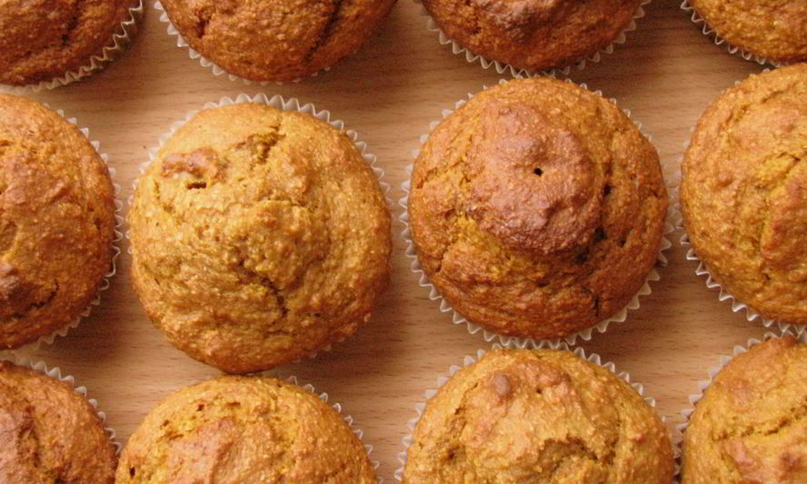 Рецепт овсяных маффинов с тыквой, орехами и пряностями