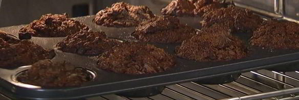 шоколадные маффины с черешней