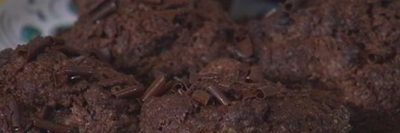 шоколадные маффины с черешней