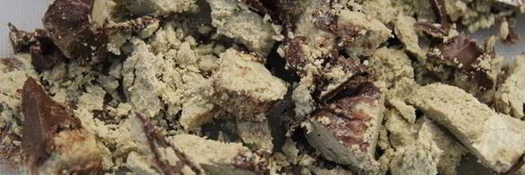 шоколадные маффины с халвой