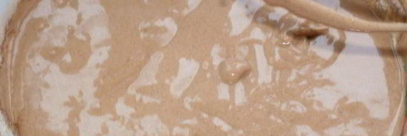 шоколадные маффины с конфитюром из смородины