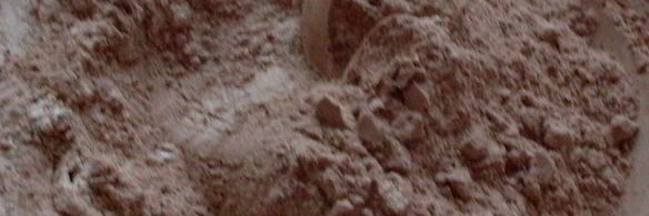 шоколадные маффины с конфитюром из смородины