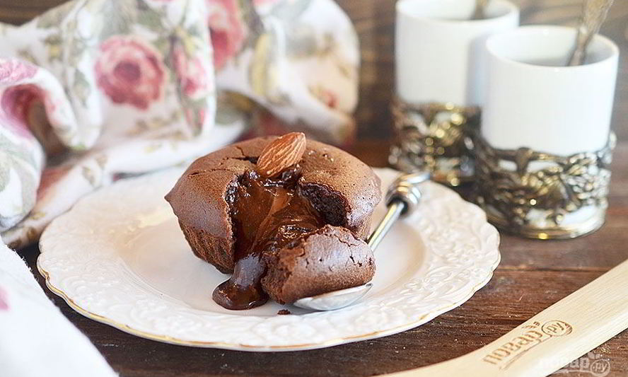 Рецепт шоколадных маффинов с жидкой начинкой