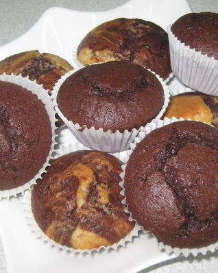 Цветущие пестрые маффины