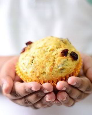 Веганские маффины с морковкой и клюквой