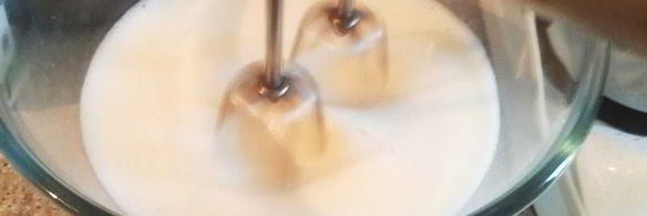 вишневые маффины со сливками