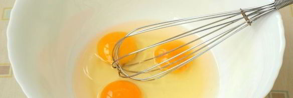 закусочные маффины с колбасой и сыром