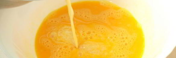 закусочные маффины с колбасой и сыром