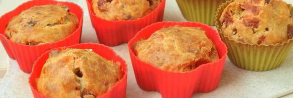 закусочные маффины с колбасой и сыром