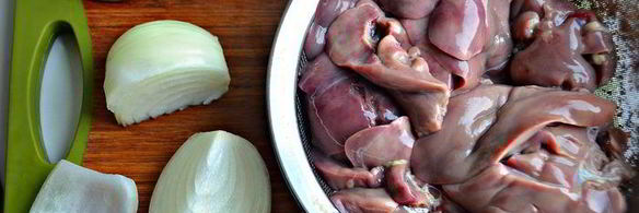 башенки из тыквенных и печеночных оладий