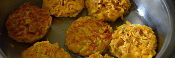 башенки из тыквенных и печеночных оладий