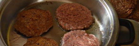 башенки из тыквенных и печеночных оладий