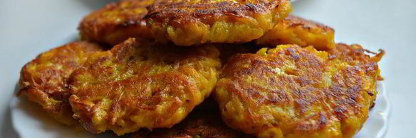 башенки из тыквенных и печеночных оладий